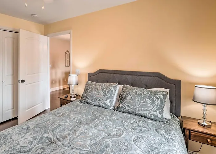 Bristol Escape With Patio, 2 Mi To Downtown!