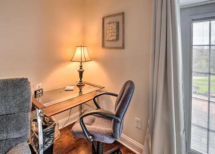 Bristol Escape With Patio, 2 Mi To Downtown!