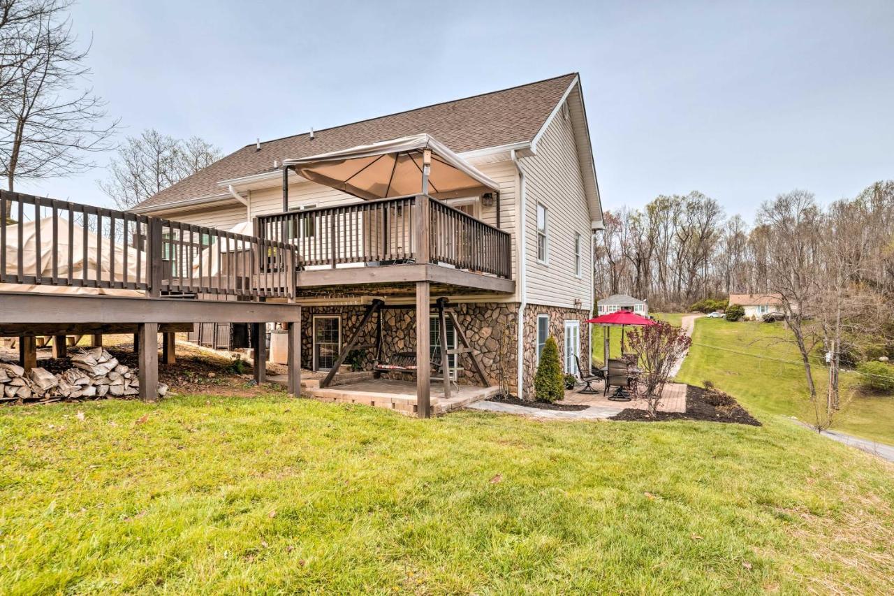 Escape With Patio, 2 Mi To Downtown! Hébergement de vacances *
